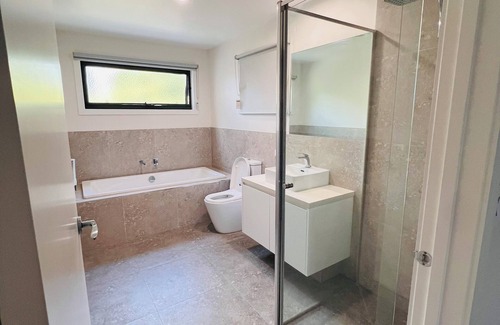 Frankston Casa | Comfort natural Frankston home in middle of everything