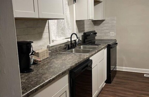 Elizabeth City Casa | Comfort near the water and University
