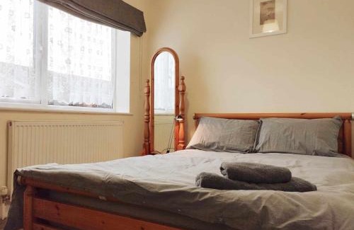 Gosport Casa | Comfort Private Rooms in Three bedroom House