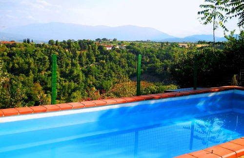 Catignano Apartamento | Confort & Relax en la naturaleza con impresionantes vistas y piscina, cerca de las montañas y el mar