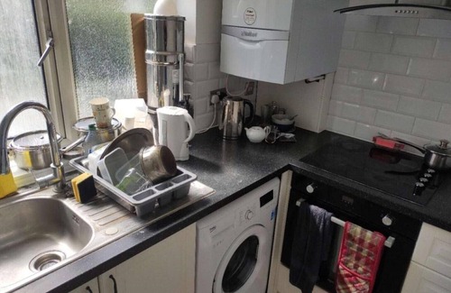 Highams Park Casa | Comfort Spacious Double Room in Chingford, London Room 2