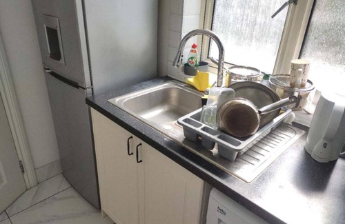 Highams Park Casa | Comfort Spacious Double Room in Chingford, London Room 2