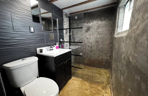 Detroit Casa | COMFORT STAY with The Art House