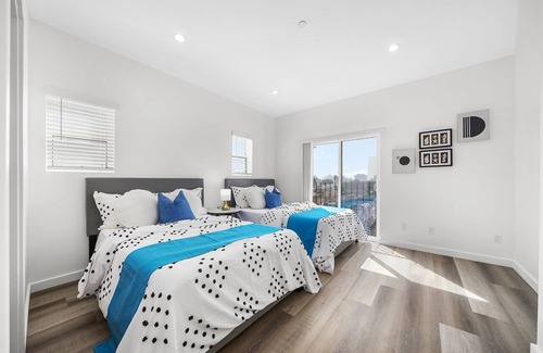 Rampart Village Casa | Comfort Suite Hollywood