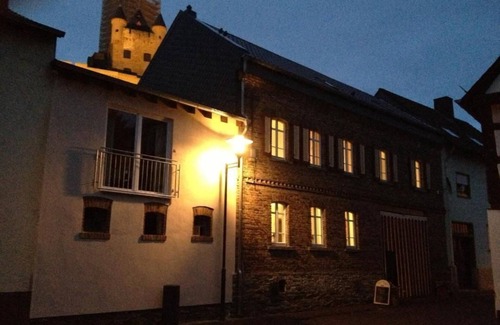 Burgschwalbach Cama Y Desayuno | Comfort triple room 4 (room 4) - Gästehaus Auszeit