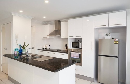 Southport Apartamento | Comfort Two Bedroom Apartment in Heart Southport