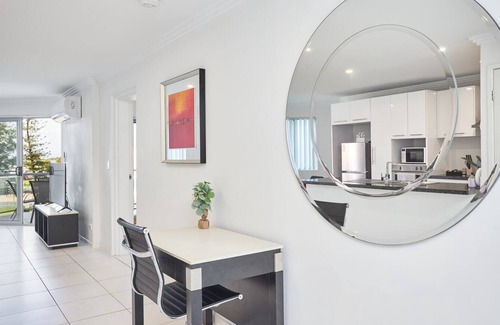 Southport Apartamento | Comfort Two Bedroom Apartment in Heart Southport