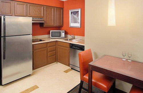 Livonia Hotel | Comfort & Value! 3 Studio Queen Rooms w/ Kitchen, Pets Are Welcome