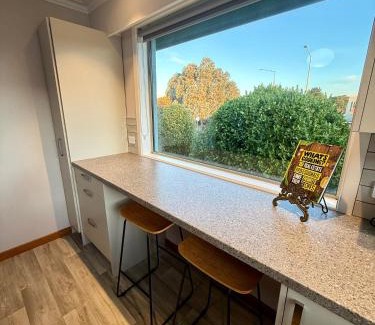 Invercargill City Centre Casa | Comfort & Warmth at Stag Lodge Near Queens Park