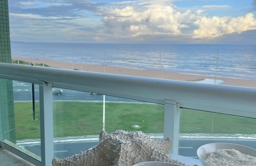 Armacao Apartamento | Confort con Vistas al Azul Infinito