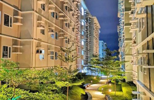 Novaliches Apartamento | Comfort zone's staycation Trees Residences near SM Fairview T5-645