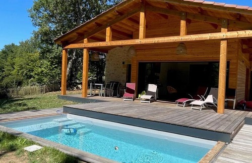 Castelnaud-la-Chapelle Cabaña | Agradable gîte con piscina privada y jardín cerrado en Dordoña