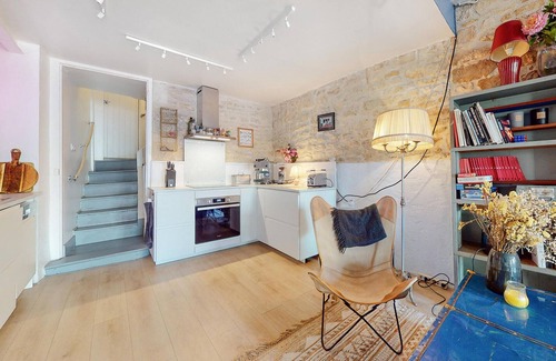 Verteuil-sur-Charente Casa | Comfortable and artistic cottage centrally located in Verteuil-sur-Charente.