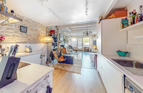 Verteuil-sur-Charente Casa | Comfortable and artistic cottage centrally located in Verteuil-sur-Charente.