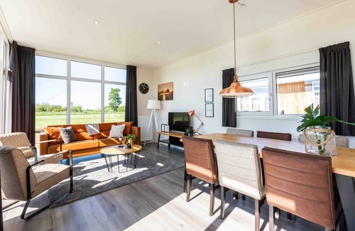 Lageweg Chalet De Esquí | Comfortable chalet with dishwasher