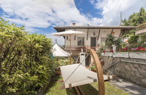 San Zeno di Montagna Apartamento | Apartamento cómodo con vistas a la montaña – Casa Aria