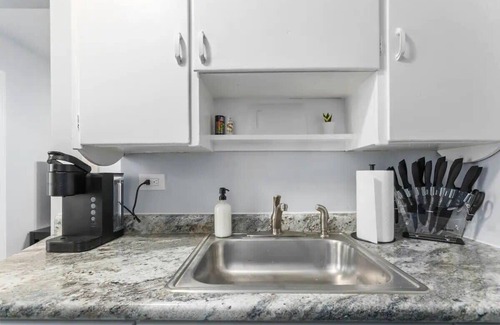 Independence Casa | Charming 1 BR/1 BA property| Mins to Kauffman