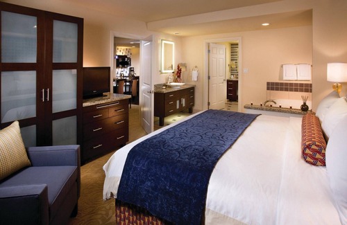 Las Vegas Complejo | Comfortable 1-bedroom resort washer/dryer, full kitchen & much more.