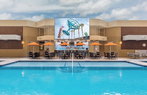Las Vegas Complejo | Comfortable 1-bedroom resort washer/dryer, full kitchen & much more.