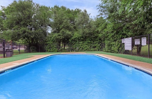 Southridge Apartamento | Comfortable 1BR Extended Stay I Onsite Parking