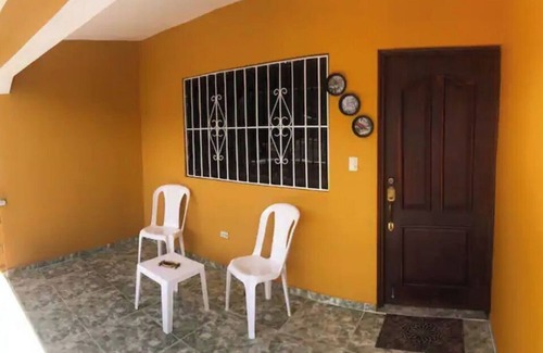 Munoz Apartamento | Comfortable 2-Bedroom Apartment Near The Beach