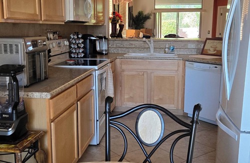 Las Campanas Village Casa | Comfortable 2-bedroom house with WiFi, Las Campanas area ,GV