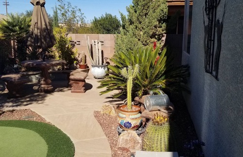 Las Campanas Village Casa | Comfortable 2-bedroom house with WiFi, Las Campanas area ,GV
