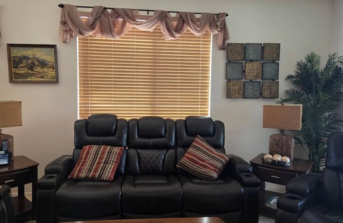 Las Campanas Village Casa | Comfortable 2-bedroom house with WiFi, Las Campanas area ,GV