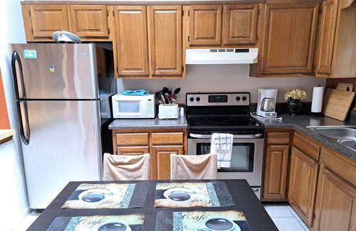 Jacksonville Casa | Comfortable 2 Bedroom Townhouse!