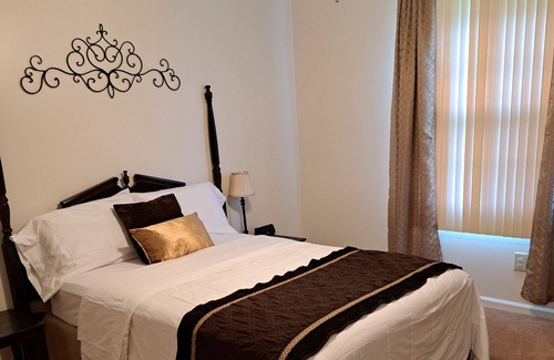 Jacksonville Casa | Comfortable 2 Bedroom Townhouse!
