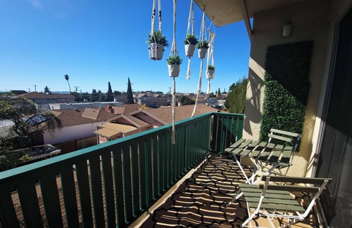 Old San Leandro Apartamento | Comfortable 2-bedroom corporate apartment with AC, WiFi in peaceful San Leandro