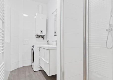 Floridsdorf Apartamento | Comfortable 2 Bedroom Apartment