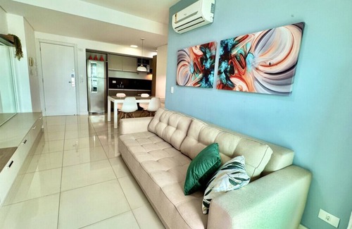 Matriz Apartamento | Comfortable 2-bedroom apartment opposite Shopping Curitiba