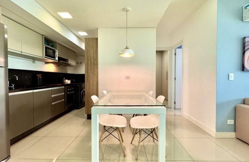Matriz Apartamento | Comfortable 2-bedroom apartment opposite Shopping Curitiba