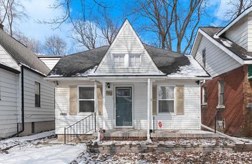 Hazel Park Casa | Comfortable 2 Bedroom Home in Hazel Park