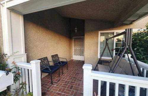 La Palma Casa | Comfortable 2 Bedrooms in Charming Home Near Disney Furnished with Amenities