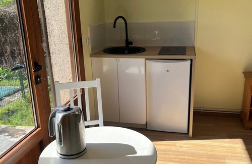 Saint-Cloud Apartamento | Comfortable 22m2 studio near Paris, overlooking garden and Parc de St Cloud