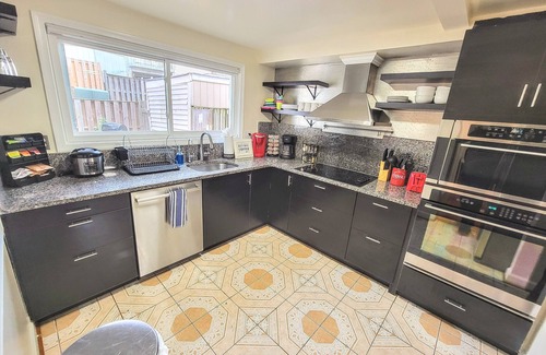 Herndon Casa | Comfortable 2BDR / 2BATH TownHome near Dulles Airport, Metro, Fast Gigabit WiFi