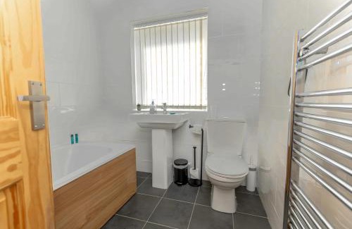 Filton Casa | Comfortable 2BR w/garden & free parking
