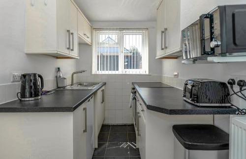 Filton Casa | Comfortable 2BR w/garden & free parking