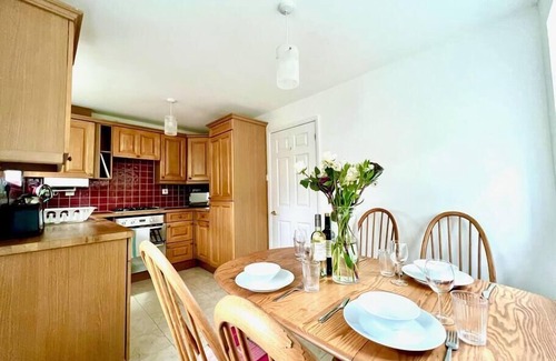 Bicester Casa | Comfortable 3 bedroomed house in Bicester