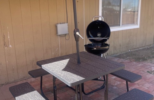 California City Casa | Comfortable 4-bedroom Stay in Easy Going Cal-City!