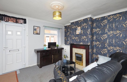 Hucknall Casa | Comfortable 4-bed House in Hucknall, Nottingham