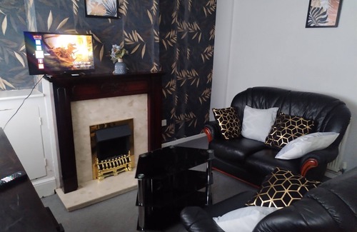 Hucknall Casa | Comfortable 4-bed House in Hucknall, Nottingham