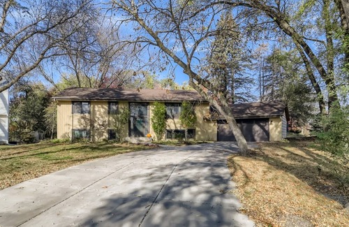 West St. Paul Casa | Comfortable 4-Bedroom Home Close to Everthing