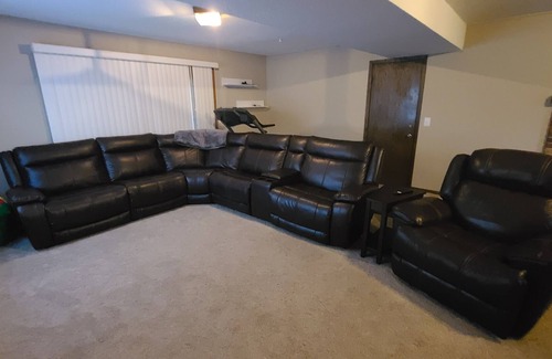 West St. Paul Casa | Comfortable 4-Bedroom Home Close to Everthing