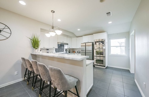 Garden Oaks Casa | Comfortable 4 bedroom Home fully fence backyard, Pet Friendly
