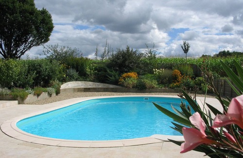 Adriers Cabaña | Cómoda casa de campo con piscina climatizada y estanques etiquetados 3 orejas.