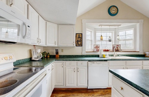 Weaverville Casa | Comfortable 5 Bedroom retreat close to local attractions