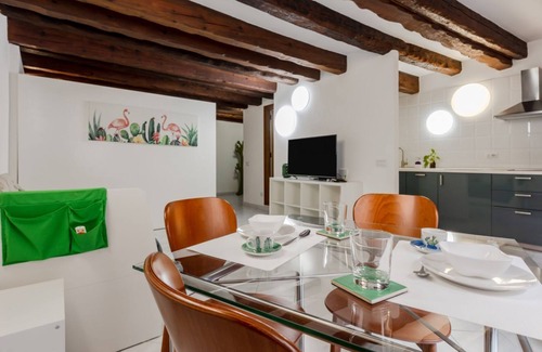 Historic Castle District Apartamento | GuestHost - Comfy Studio in the Heart of Cagliari